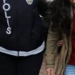 Bebeğini Balkondan Attı