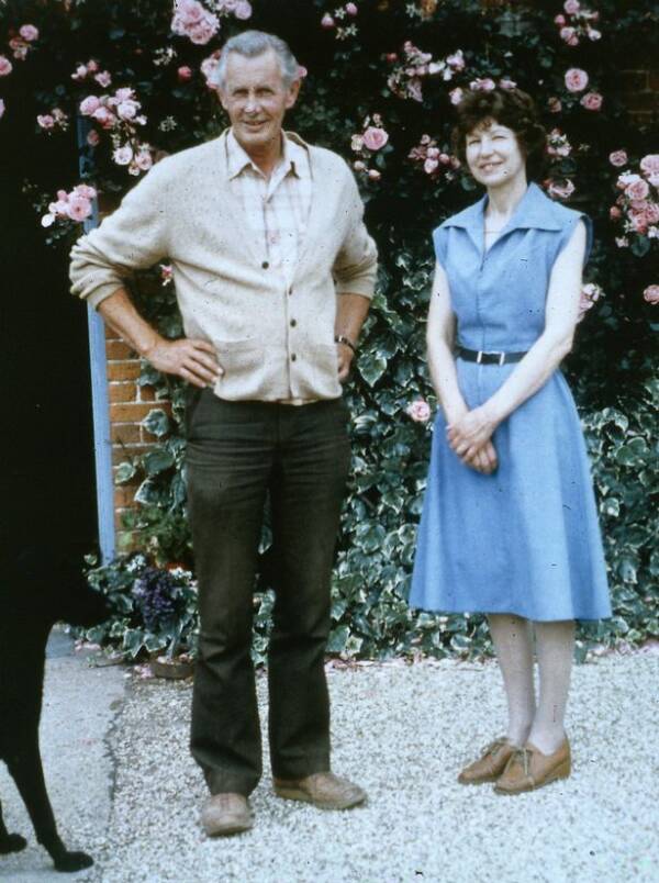 Neville ve June Bamber